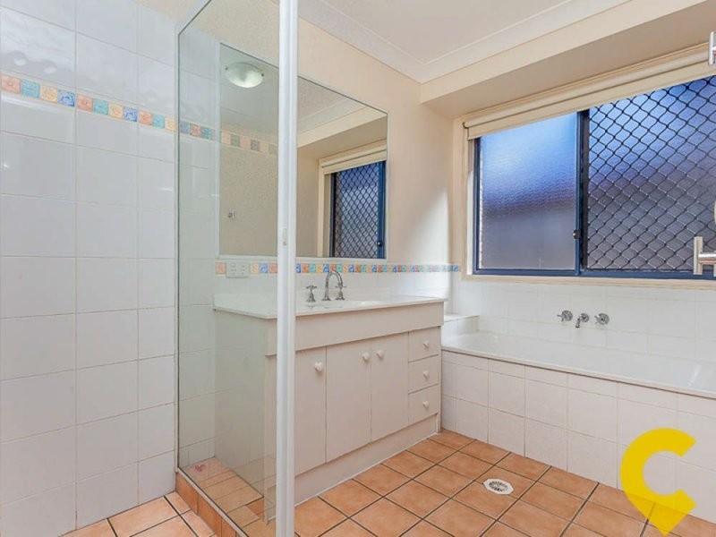 100 Charolais Crescent, Upper Kedron QLD 4055