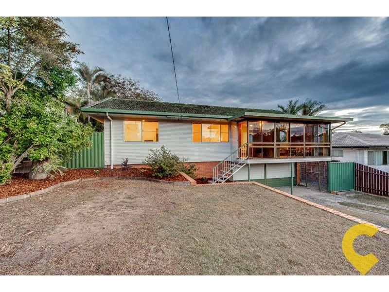 15 Eurobin Crescent, Ferny Hills QLD 4055