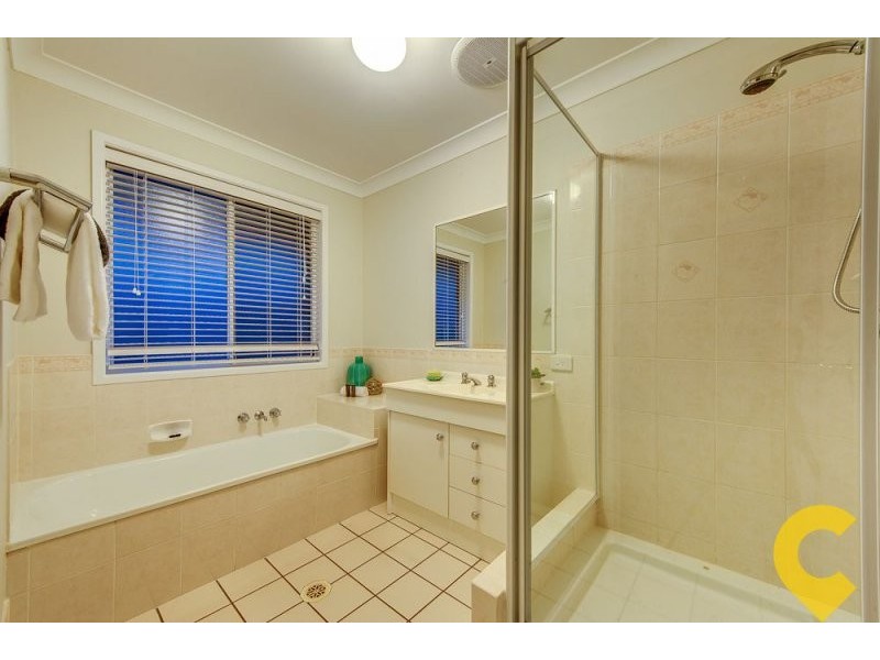 26 Hillenvale Avenue, Arana Hills QLD 4054