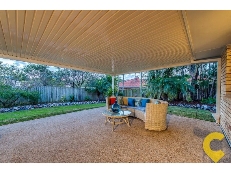 26 Hillenvale Avenue, Arana Hills QLD 4054