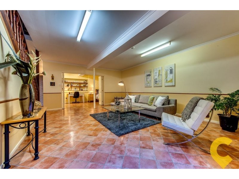 11 Tarnook Drive, Ferny Hills QLD 4055