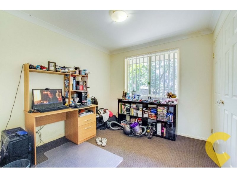 1 Vauton Court, Arana Hills QLD 4054