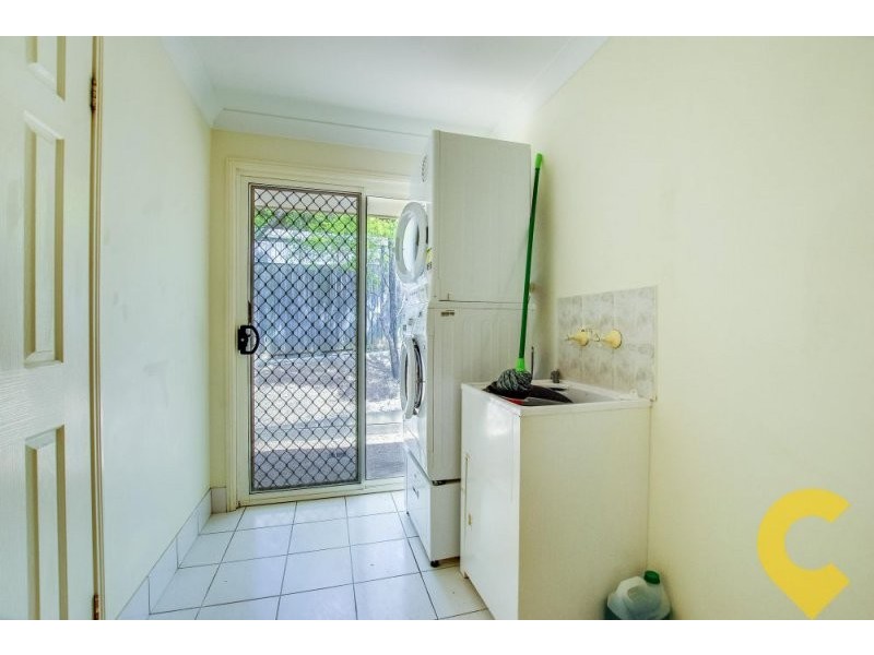 1 Vauton Court, Arana Hills QLD 4054