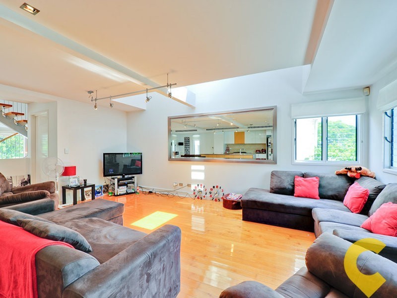 11 Isaac Street, Spring Hill QLD 4000