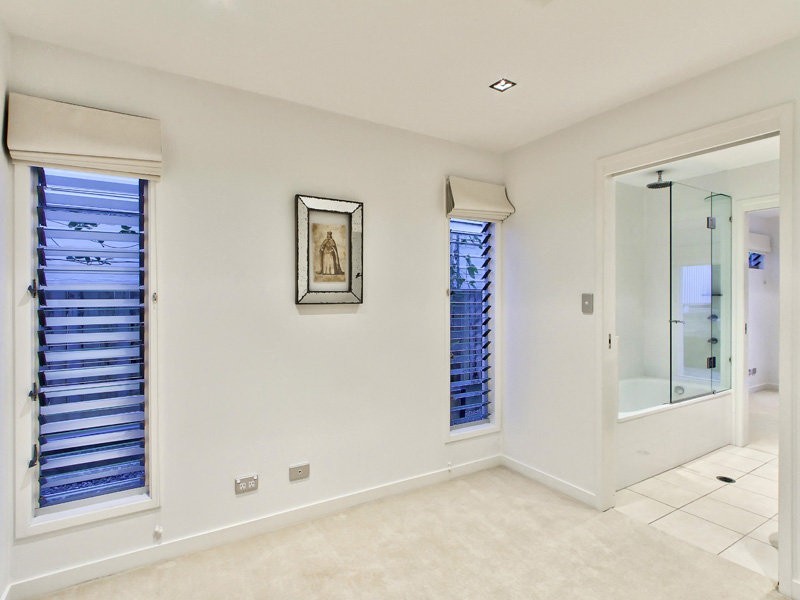 11 Isaac Street, Spring Hill QLD 4000