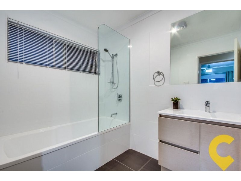 6 Grandis Court, Everton Hills QLD 4053