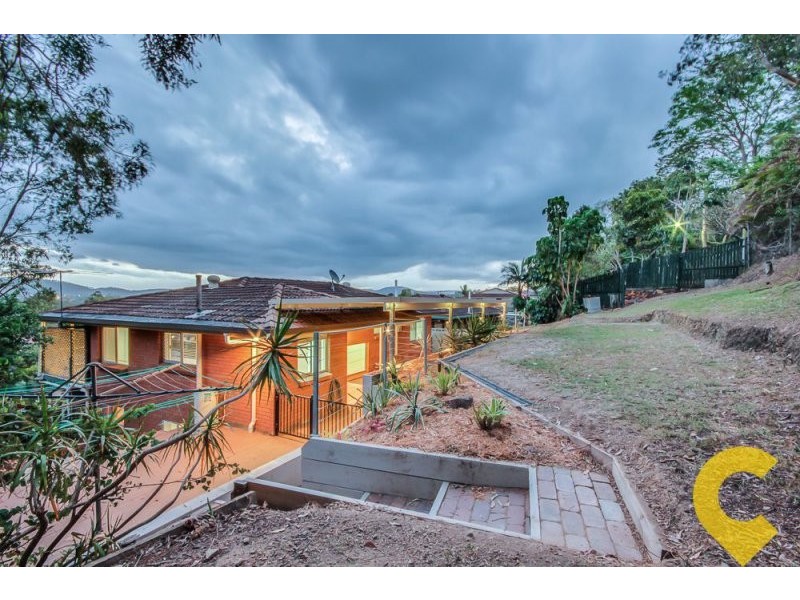 6 Grandis Court, Everton Hills QLD 4053