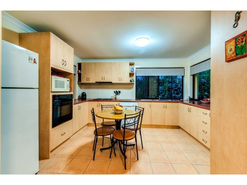 18 Hawkes Avenue, Arana Hills QLD 4054