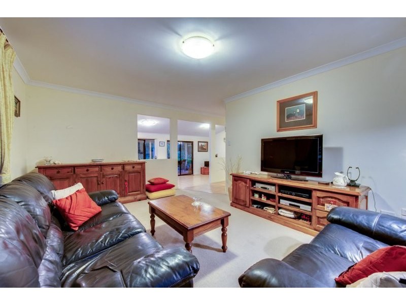 18 Hawkes Avenue, Arana Hills QLD 4054