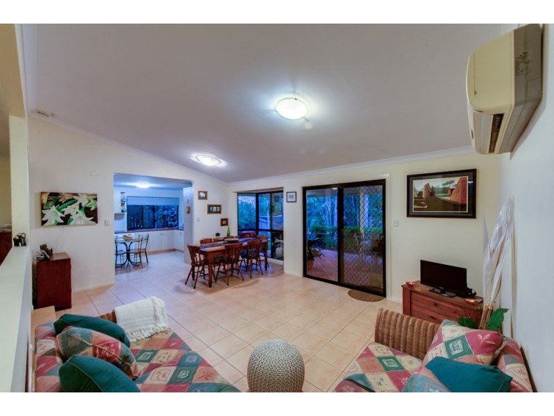 18 Hawkes Avenue, Arana Hills QLD 4054