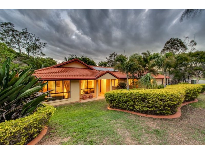 18 Hawkes Avenue, Arana Hills QLD 4054