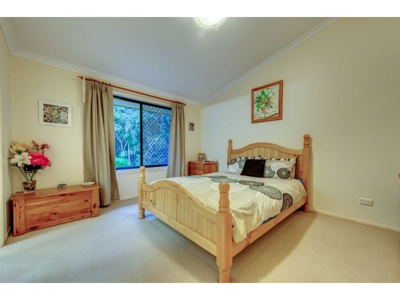 18 Hawkes Avenue, Arana Hills QLD 4054