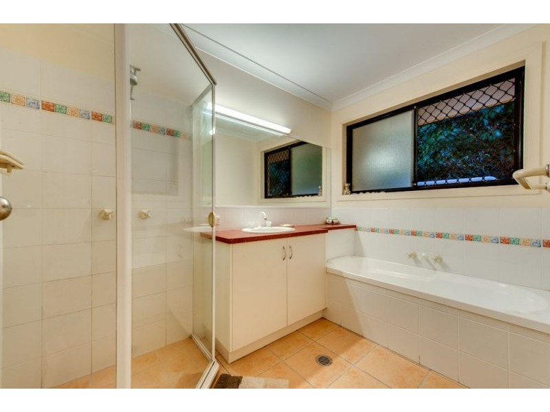 18 Hawkes Avenue, Arana Hills QLD 4054