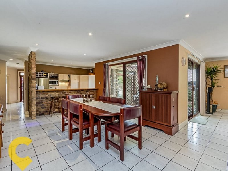 4 Janet Place, Arana Hills QLD 4054