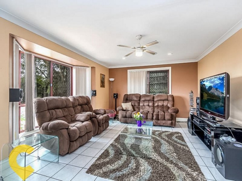 4 Janet Place, Arana Hills QLD 4054