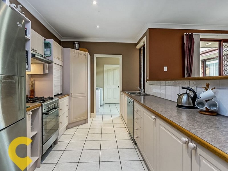 4 Janet Place, Arana Hills QLD 4054