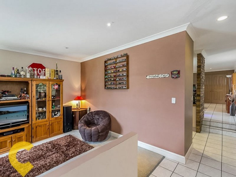 4 Janet Place, Arana Hills QLD 4054