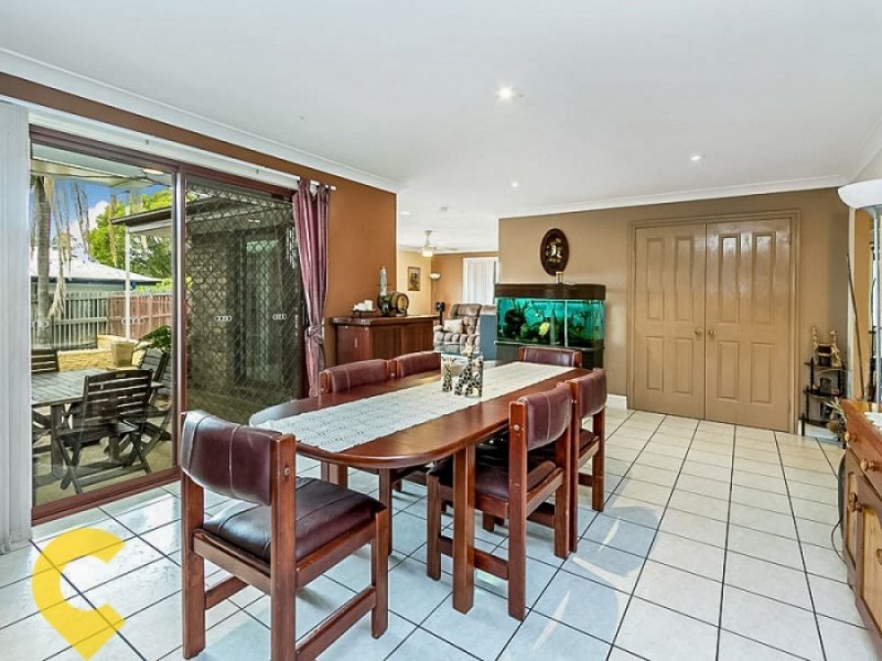 4 Janet Place, Arana Hills QLD 4054