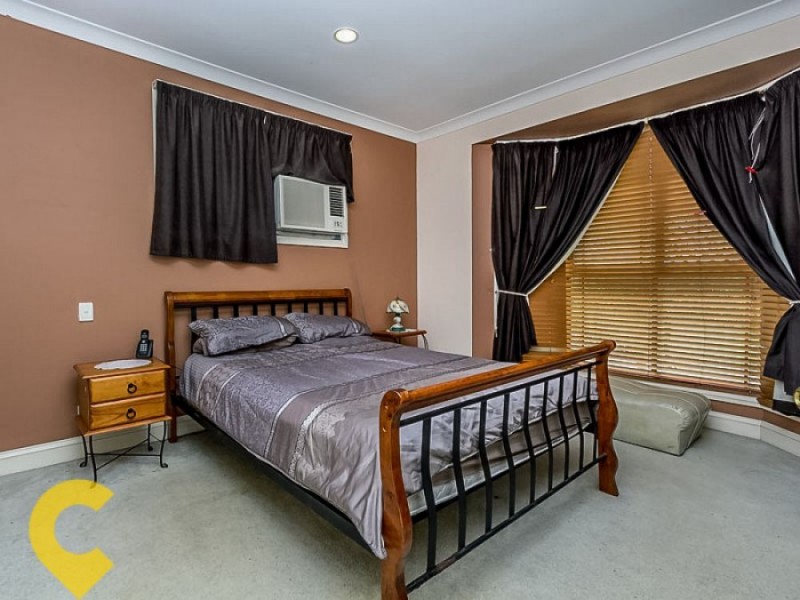 4 Janet Place, Arana Hills QLD 4054