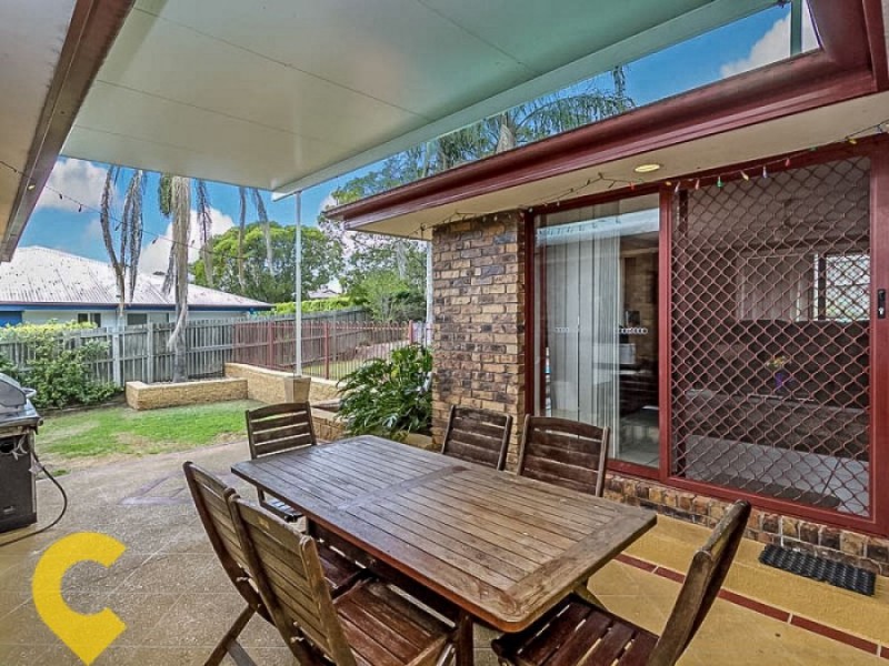 4 Janet Place, Arana Hills QLD 4054