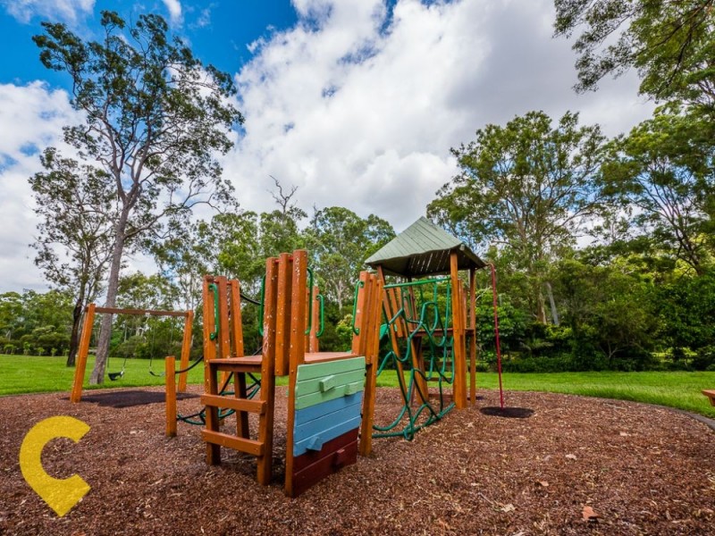 4 Camphorlaurel Court, Mcdowall QLD 4053