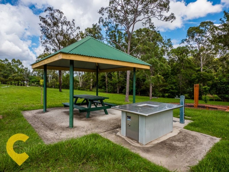 4 Camphorlaurel Court, Mcdowall QLD 4053