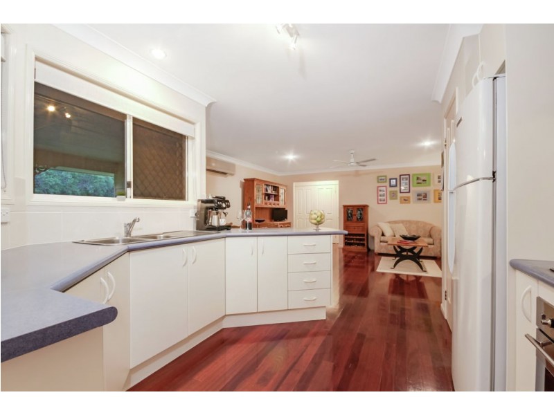 5 Silverwood Court, Ferny Hills QLD 4055