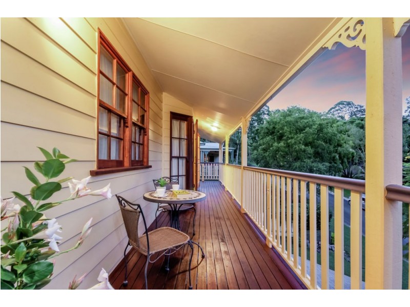 5 Silverwood Court, Ferny Hills QLD 4055