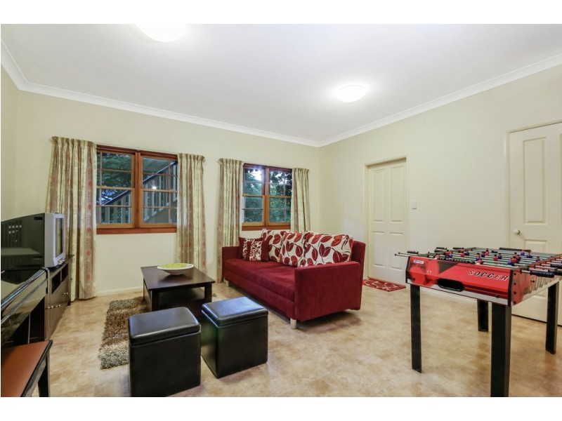 5 Silverwood Court, Ferny Hills QLD 4055