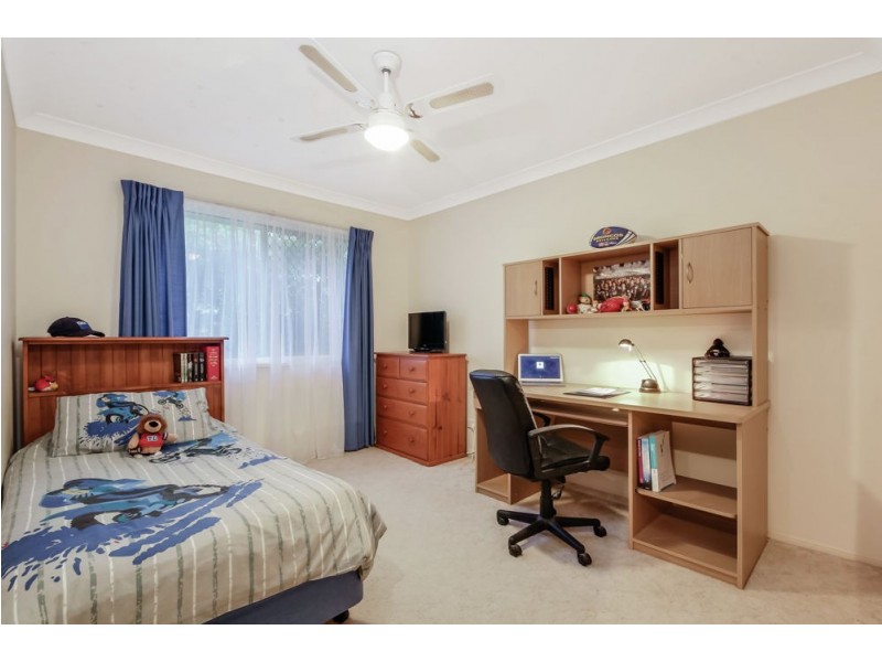 5 Silverwood Court, Ferny Hills QLD 4055