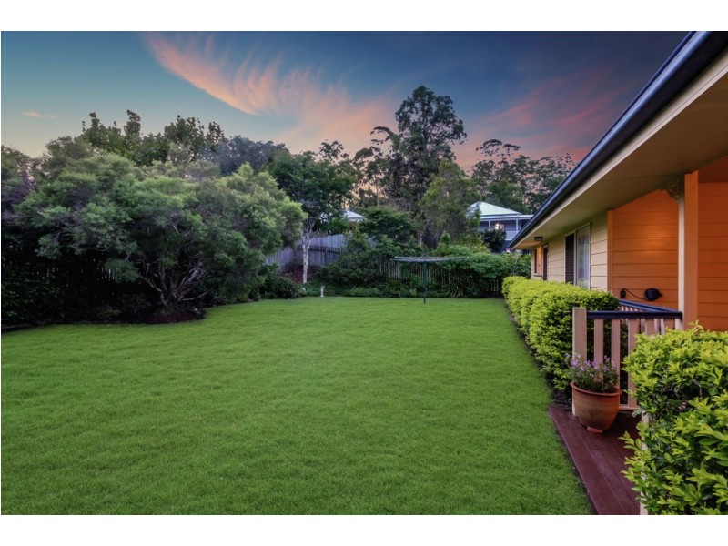 5 Silverwood Court, Ferny Hills QLD 4055