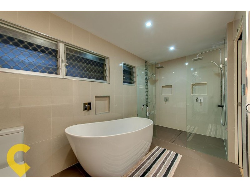 69 Plucks Rd, Arana Hills QLD 4054