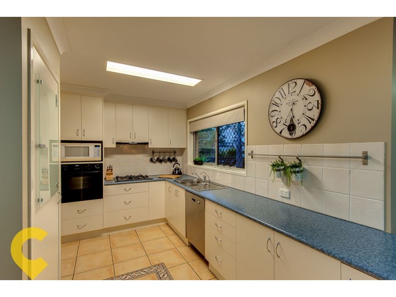 69 Plucks Rd, Arana Hills QLD 4054