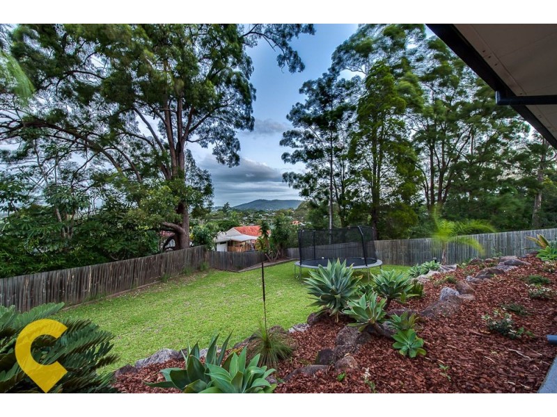 69 Plucks Rd, Arana Hills QLD 4054