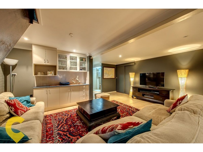 69 Plucks Rd, Arana Hills QLD 4054