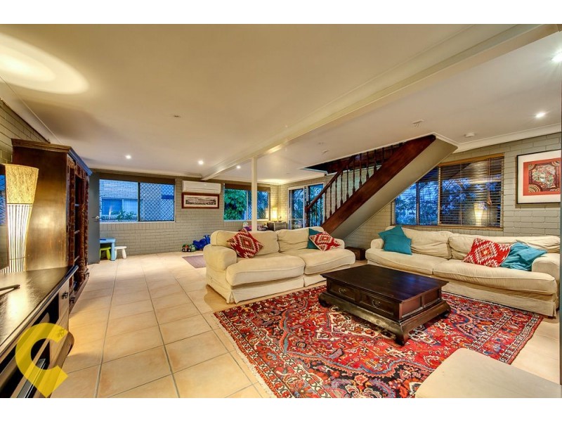 69 Plucks Rd, Arana Hills QLD 4054