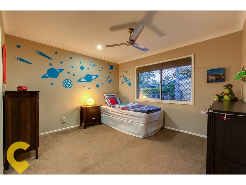 69 Plucks Rd, Arana Hills QLD 4054