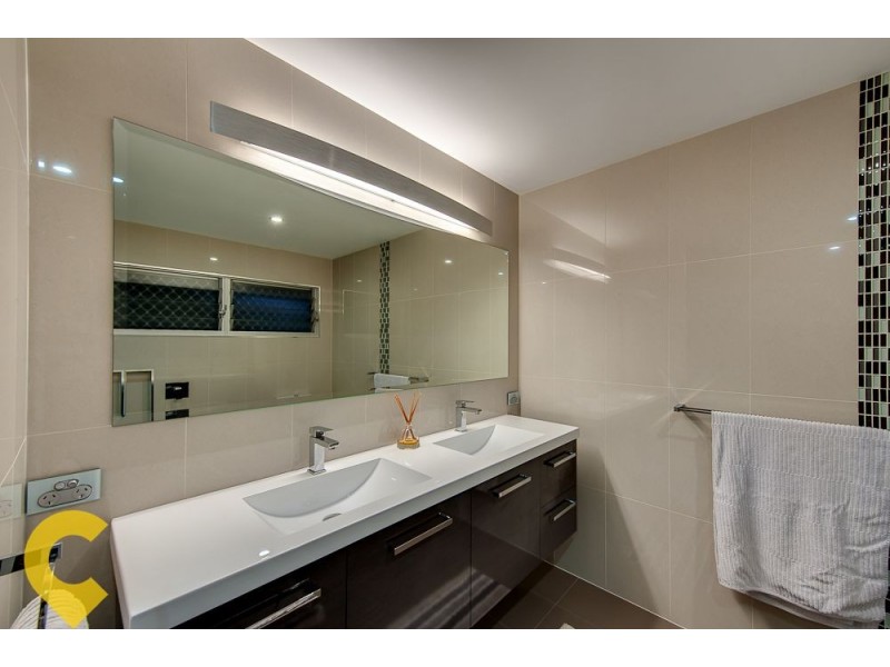 69 Plucks Rd, Arana Hills QLD 4054