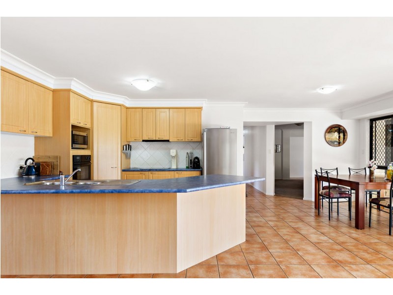 87 Hillenvale Avenue, Arana Hills QLD 4054