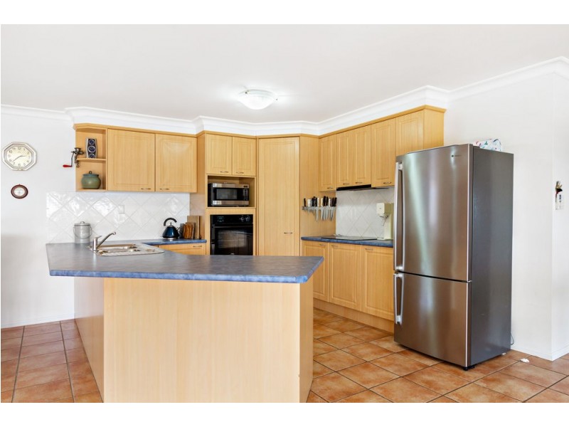 87 Hillenvale Avenue, Arana Hills QLD 4054