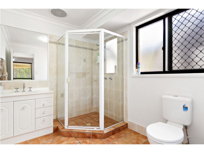 87 Hillenvale Avenue, Arana Hills QLD 4054