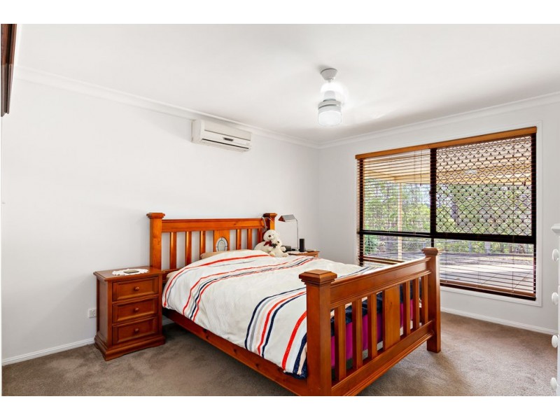 87 Hillenvale Avenue, Arana Hills QLD 4054