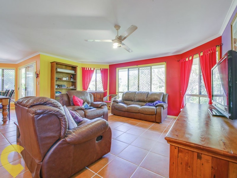 25 Woodtop Court, Ferny Hills QLD 4055