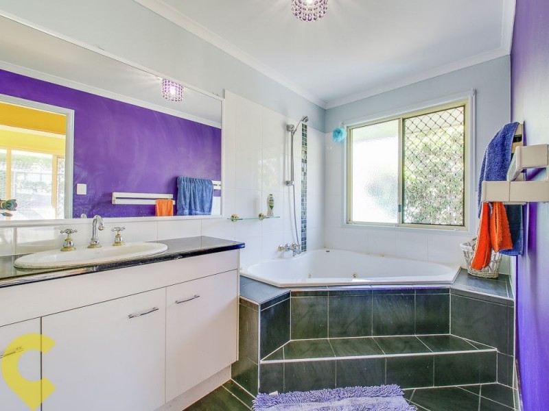 25 Woodtop Court, Ferny Hills QLD 4055