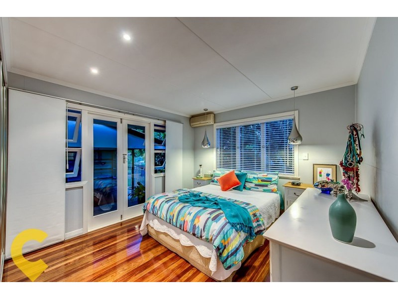 69 Yanderra Avenue, Arana Hills QLD 4054