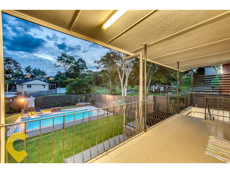 69 Yanderra Avenue, Arana Hills QLD 4054