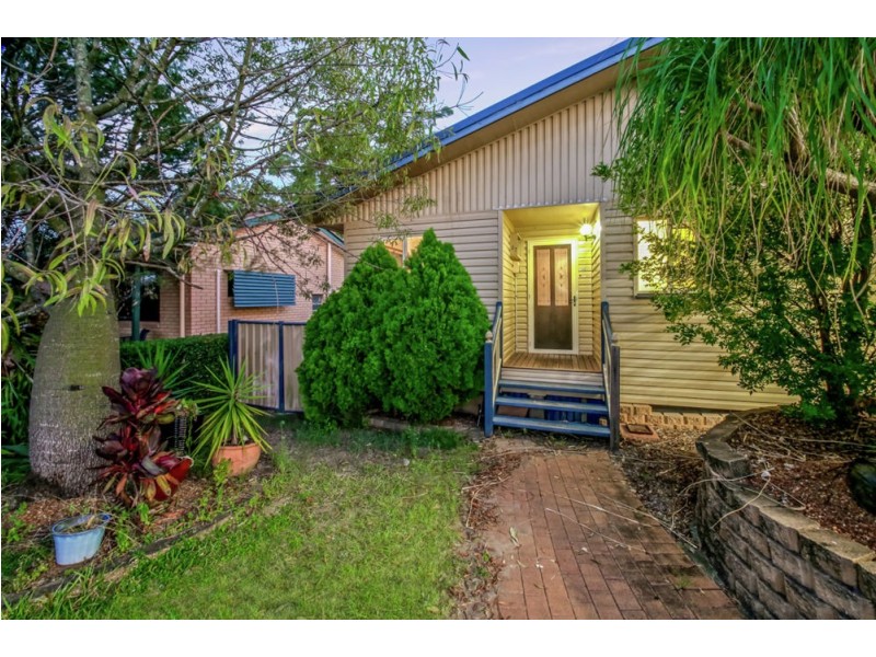 37 Joalah Crescent, Ferny Hills QLD 4055