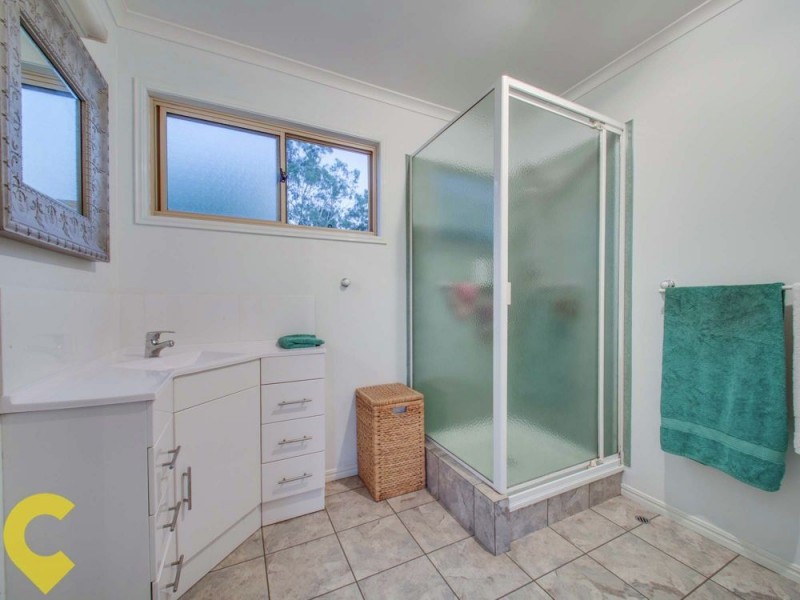 36 Henderson Road, Everton Hills QLD 4053