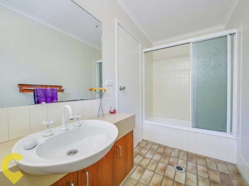 24 Barney Street, Arana Hills QLD 4054