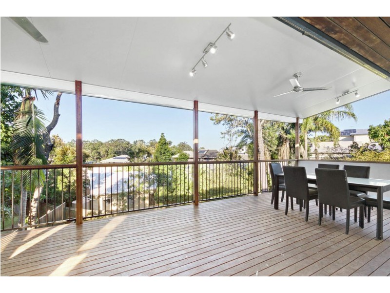 1129 South Pine Road, Arana Hills QLD 4054